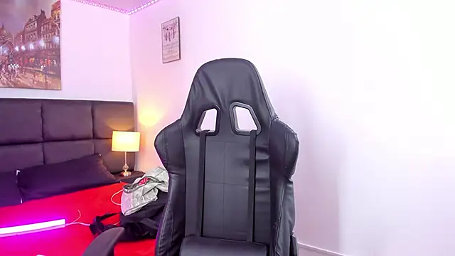 Snapshot of Megan_Miles02 chatting on 03.13.25 Megan Miles02 online show from 03.13.25