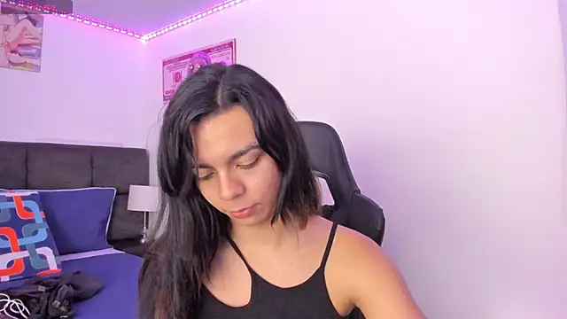 Snapshot of Megan_Miles02 chatting on 11.26.25 Megan Miles02 online show from 11.26.25