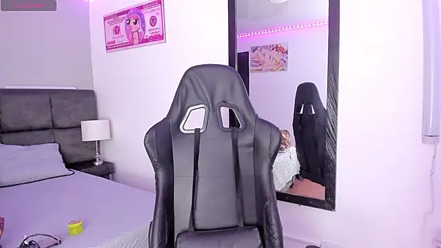 Snapshot of Megan_Miles02 chatting on 12.13.25 Megan Miles02 online show from 12.13.25