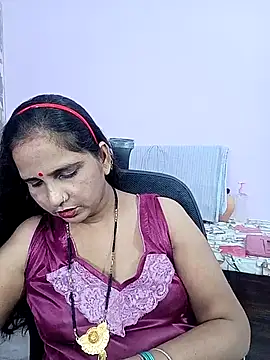 Snapshot of reemacouple007 chatting on 05.29.26 reemacouple007 online show from 05.29.26