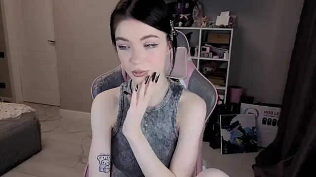 Snapshot of Aliceblush chatting on 02.11.26 Aliceblush online show from 02.11.26