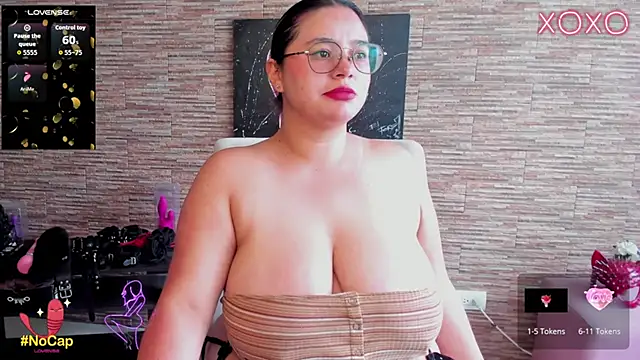 Snapshot of alice_cullenbbw chatting on 11.17.25 alice cullenbbw online show from 11.17.25