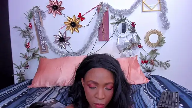 Snapshot of lexy_thomsom chatting on 01.12.25 lexy thomsom online show from 01.12.25