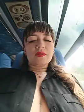 Snapshot of tata_laima__ chatting on 05.30.26 tata laima online show from 05.30.26