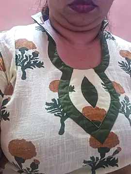 Ravina patil1 online show from 03.05.25