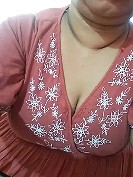 Snapshot of Ravina_patil1 chatting on 06.25.26 Ravina patil1 online show from 06.25.26