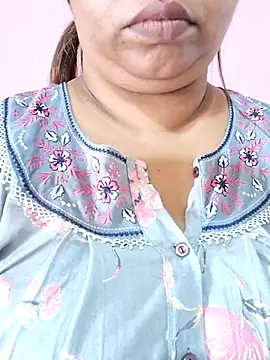 Snapshot of Ravina_patil1 chatting on 08.03.26 Ravina patil1 online show from 08.03.26