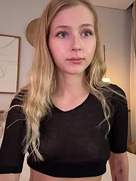 Snapshot of LunaRase chatting on 01.11.26 LunaRase online show from 01.11.26