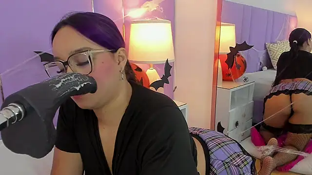 SophyRuiz  online show from 10.21.25