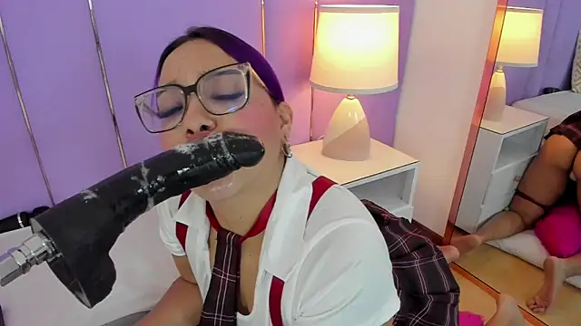 SophyRuiz  online show from 11.24.25