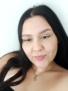 Ariakris online show from 11.17.25