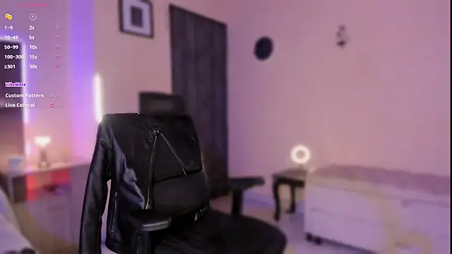 Snapshot of Jess_Collen chatting on 02.27.25 Jess Collen online show from 02.27.25