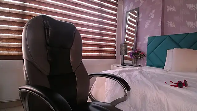 Moony 14 online show from 03.08.25