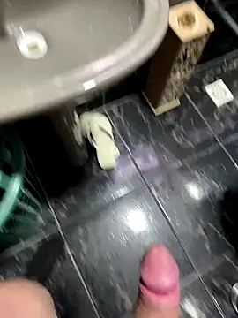 Snapshot of novin19_ chatting on 09.19.25 novin19 online show from 09.19.25