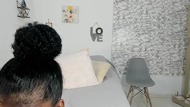 Snapshot of Canhela1 chatting on 01.08.26 Canhela1 online show from 01.08.26