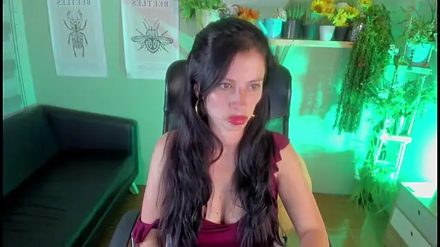 Snapshot of Aliiz_01 chatting on 01.23.25 Aliiz 01 online show from 01.23.25