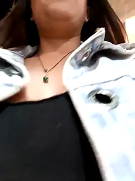 Snapshot of Lena-32 chatting on 02.15.26 Lena-32 online show from 02.15.26