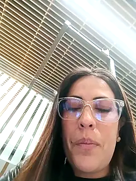 Snapshot of Lena-32 chatting on 03.28.26 Lena-32 online show from 03.28.26