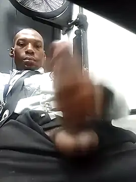 Snapshot of moro28vergon chatting on 03.17.25 moro28vergon online show from 03.17.25