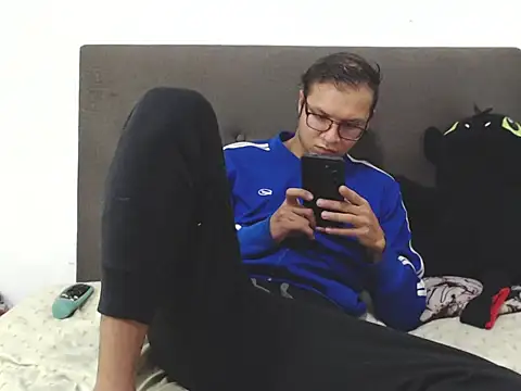 Snapshot of andy_loverxx chatting on 02.08.26 andy loverxx online show from 02.08.26