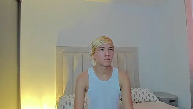Snapshot of JulianRose_1 chatting on 03.16.25 JulianRose 1 online show from 03.16.25