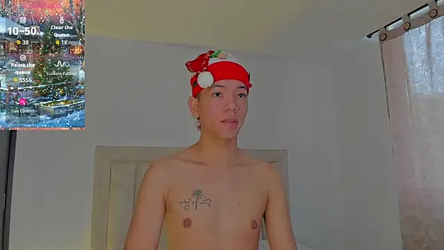 Snapshot of JulianRose_1 chatting on 12.17.25 JulianRose 1 online show from 12.17.25