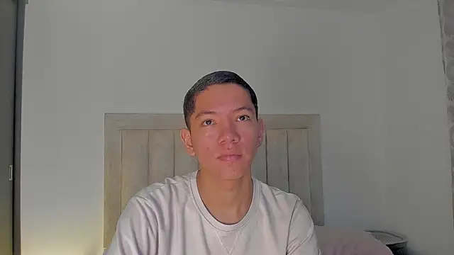 Snapshot of JulianRose_1 chatting on 01.07.26 JulianRose 1 online show from 01.07.26