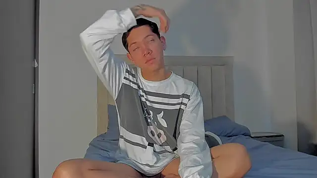 JulianRose 1 online show from 06.15.26