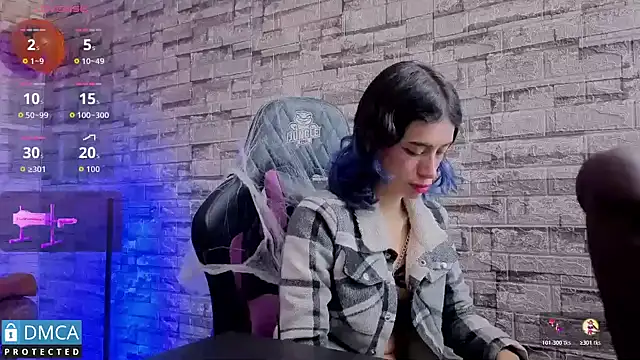 Snapshot of BellaOdisea chatting on 10.27.25 BellaOdisea online show from 10.27.25