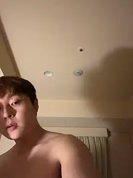 Snapshot of Tkcqcc chatting on 01.13.25 Tkcqcc online show from 01.13.25