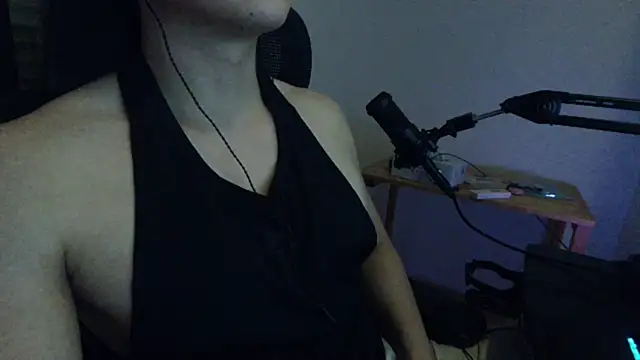 Snapshot of Tkcqcc chatting on 02.23.25 Tkcqcc online show from 02.23.25