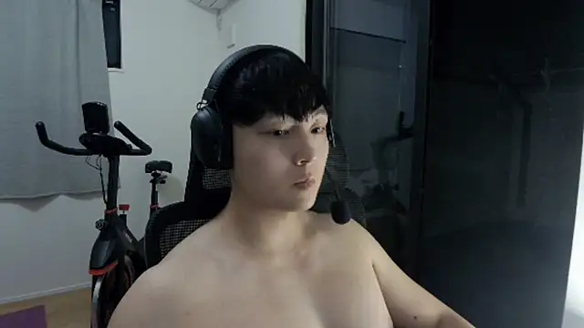 Snapshot of Tkcqcc chatting on 09.22.25 Tkcqcc online show from 09.22.25