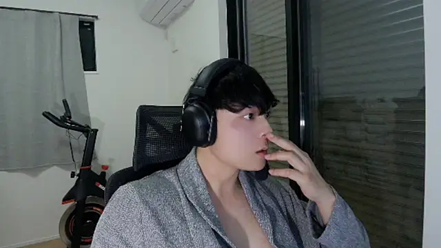 Snapshot of Tkcqcc chatting on 10.21.25 Tkcqcc online show from 10.21.25