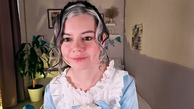 Lil Amelie online show from 10.04.25