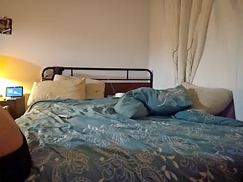 Poppalovesmamaafterhours online show from 02.16.25