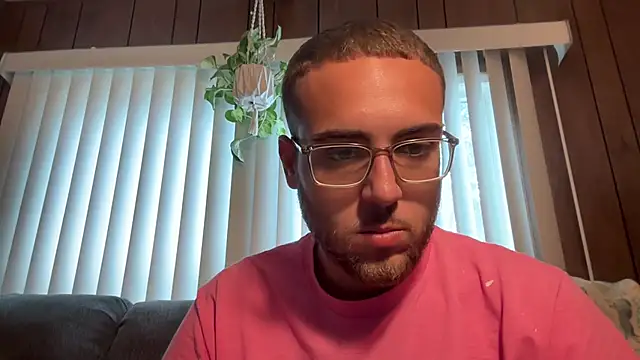 Snapshot of Sexybaaybee chatting on 09.24.25 Sexybaaybee online show from 09.24.25