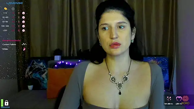 Alianna Solo Kisses online show from 02.10.25