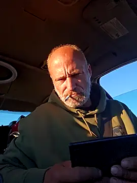 Snapshot of Stickybros2u chatting on 12.05.24 Stickybros2u online show from 12.05.24