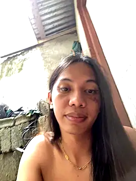 Snapshot of whiteladyboy chatting on 11.04.25 whiteladyboy online show from 11.04.25