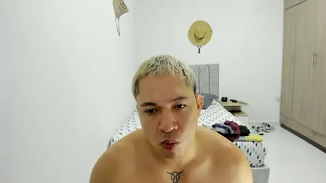 Snapshot of Valerioe chatting on 05.22.26 Valerioe online show from 05.22.26