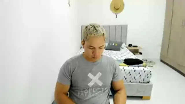 Snapshot of Valerioe chatting on 05.26.26 Valerioe online show from 05.26.26