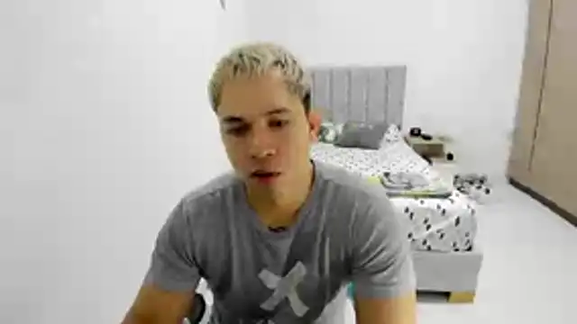 Snapshot of Valerioe chatting on 05.31.26 Valerioe online show from 05.31.26