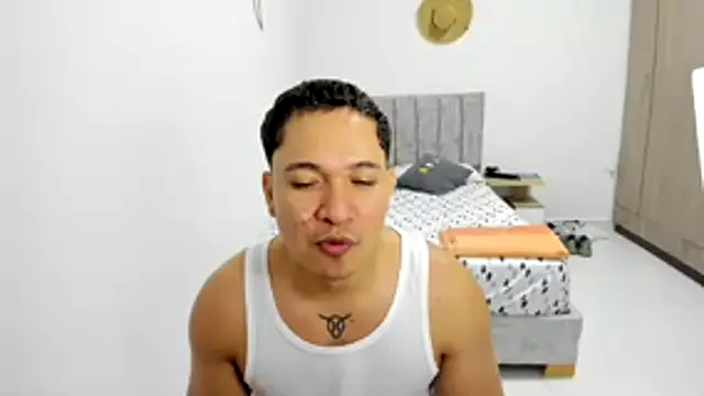 Snapshot of Valerioe chatting on 07.14.26 Valerioe online show from 07.14.26