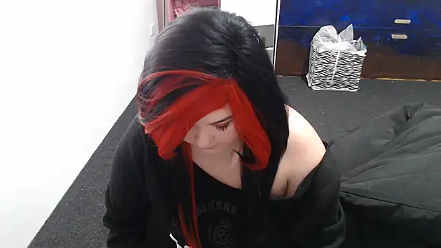 Snapshot of dramaticdumpsterfire chatting on 06.29.26 dramaticdumpsterfire online show from 06.29.26