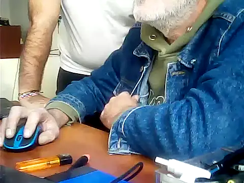 Snapshot of zormen355 chatting on 10.15.25 zormen355 online show from 10.15.25