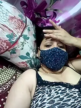 Snapshot of albelasummi702 chatting on 02.24.25 albelasummi702 online show from 02.24.25