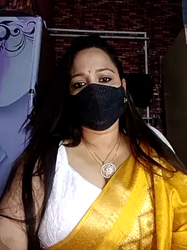 Snapshot of albelasummi702 chatting on 03.18.25 albelasummi702 online show from 03.18.25