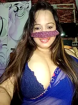 Snapshot of albelasummi702 chatting on 10.11.25 albelasummi702 online show from 10.11.25