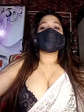 Snapshot of albelasummi702 chatting on 12.17.25 albelasummi702 online show from 12.17.25