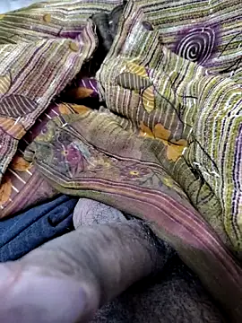 Snapshot of SplitPrestige19 chatting on 02.18.26 SplitPrestige19 online show from 02.18.26